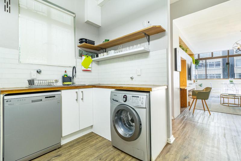 To Let 2 Bedroom Property for Rent in Sea Point Western Cape